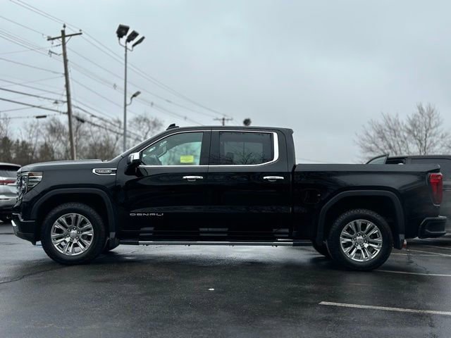 Used 2024 GMC Sierra 1500 Denali w/ Technology Package AWD/4WD image 3