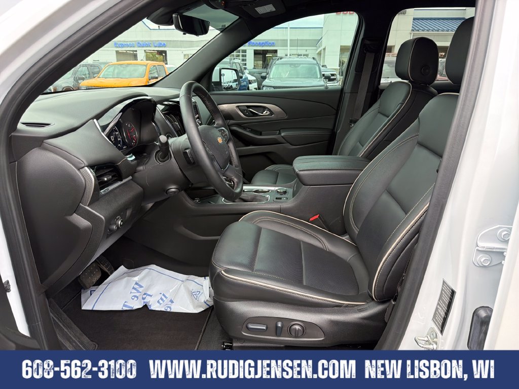 Used 2023 Chevrolet Traverse Premier AWD/4WD image 9