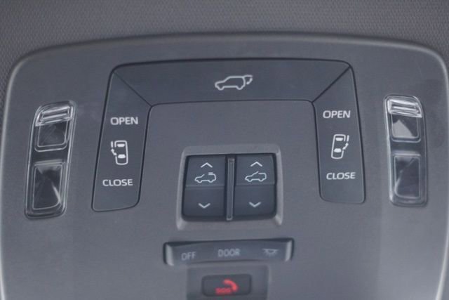 Used 2024 Toyota Sienna XSE image 37