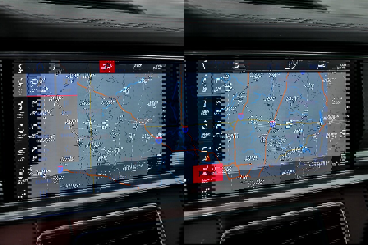 Used 2020 Porsche Panamera GTS image 34