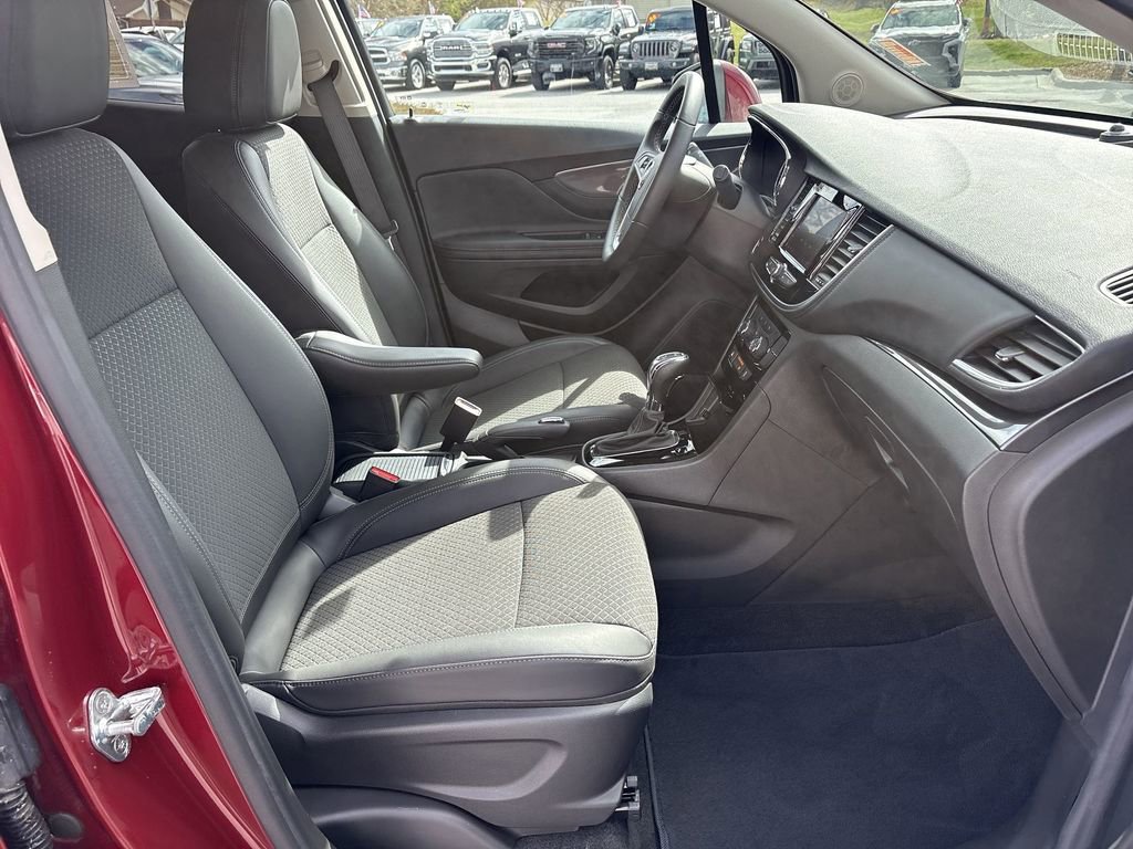 Used 2022 Buick Encore Preferred w/ Safety Package image 29