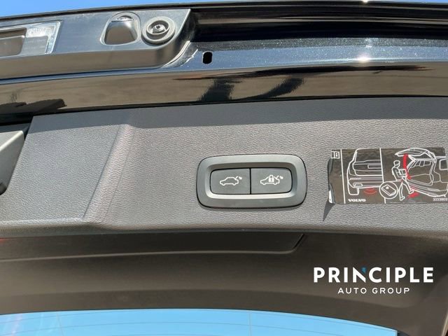 Certified 2021 Volvo XC40 P8 Recharge w/ Advanced Package image 33