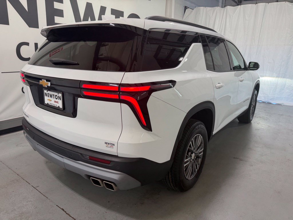 Used 2025 Chevrolet Traverse LT FWD image 34
