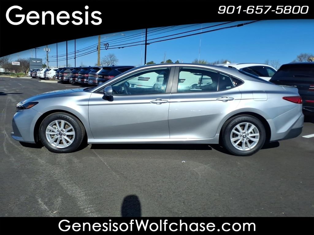 Used 2025 Toyota Camry LE image 2