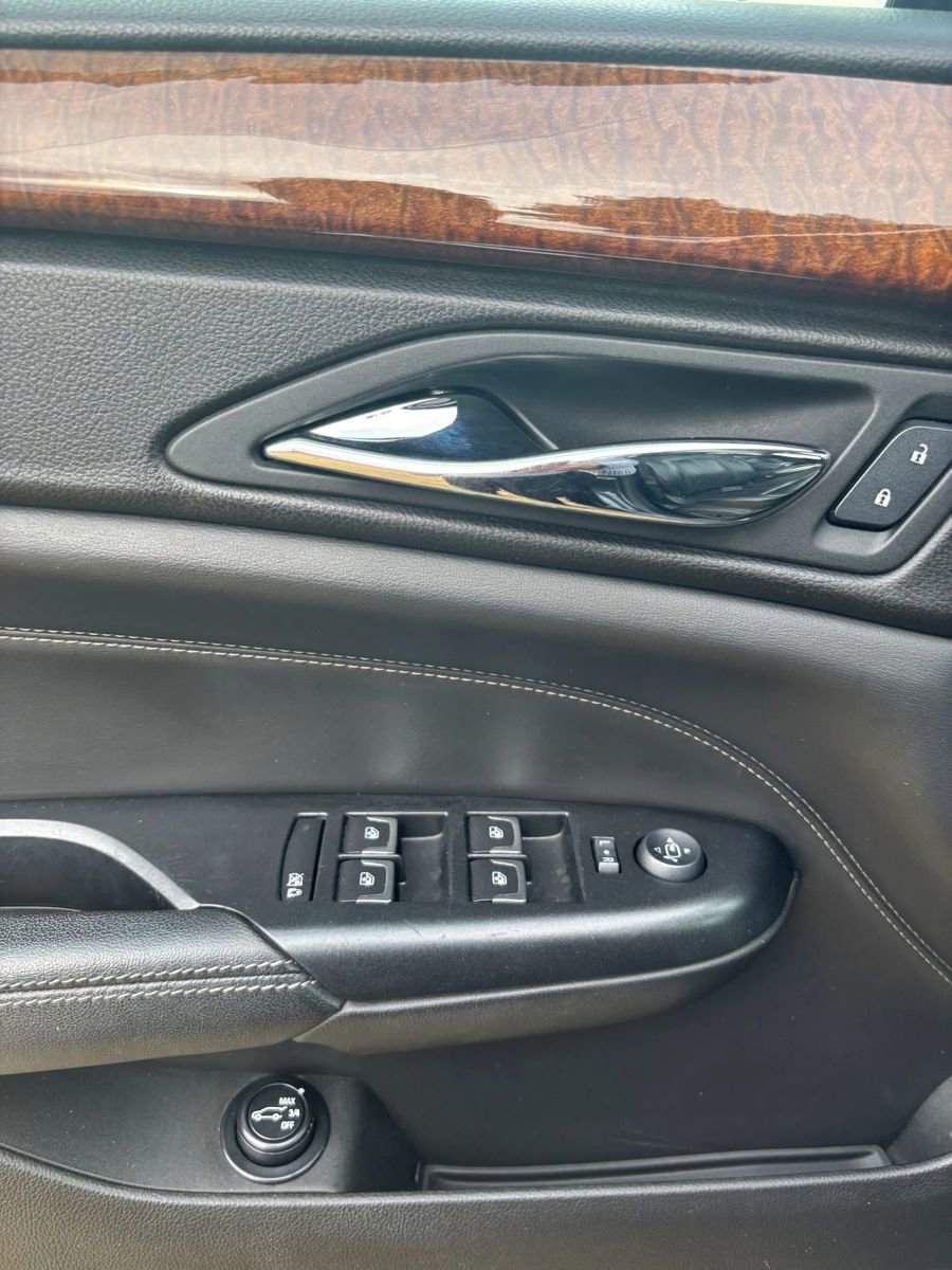 Used 2016 Cadillac SRX Luxury image 10