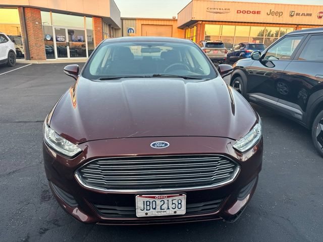 Used 2015 Ford Fusion SE FWD image 2
