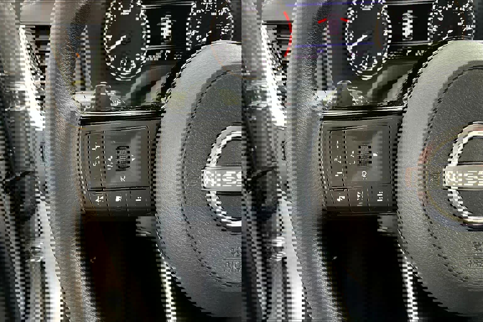 Certified 2022 Nissan Rogue SV image 23