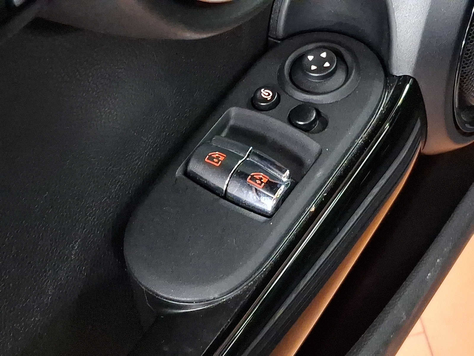 Used 2024 MINI Cooper SE FWD image 24
