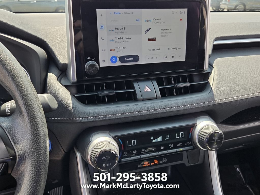 Used 2025 Toyota RAV4 XLE AWD/4WD image 17