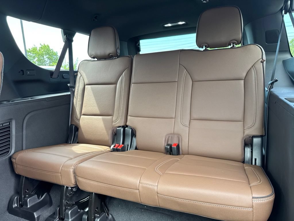 New 2026 Chevrolet Suburban High Country w/ Sun And Tow Package AWD/4WD image 24