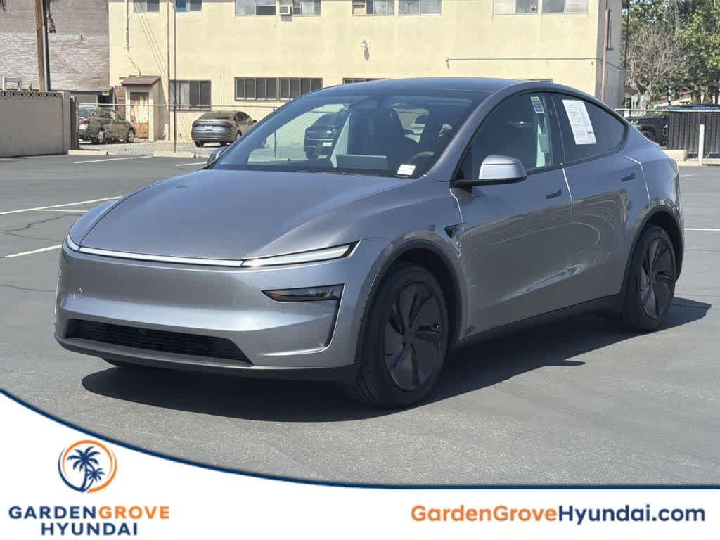Used 2026 Tesla Model Y AWD image 1