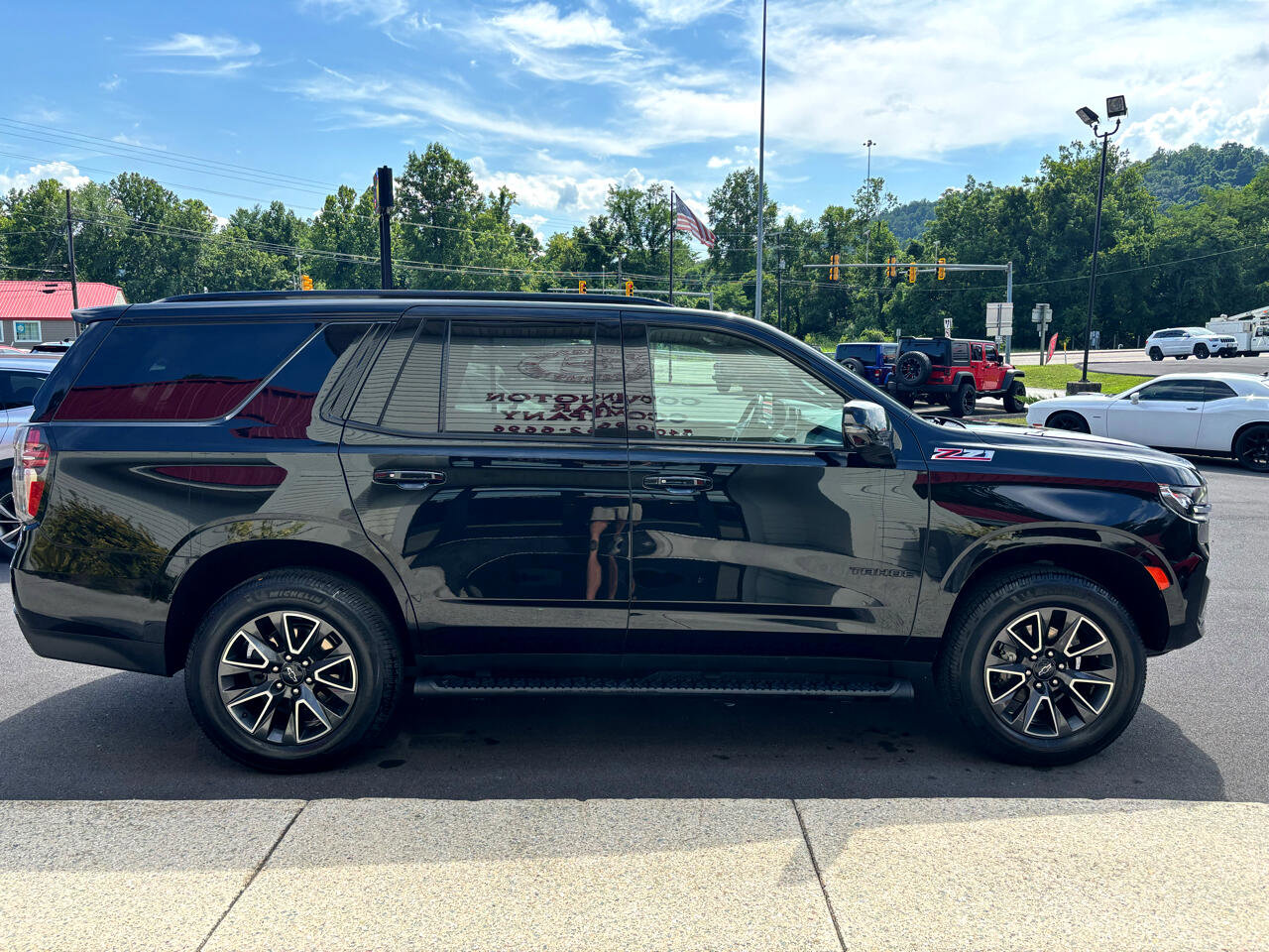 Used 2021 Chevrolet Tahoe Z71 w/ Luxury Package image 5