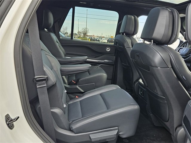 New 2025 Lincoln Navigator Reserve w/ Jet Appearance Package image 16