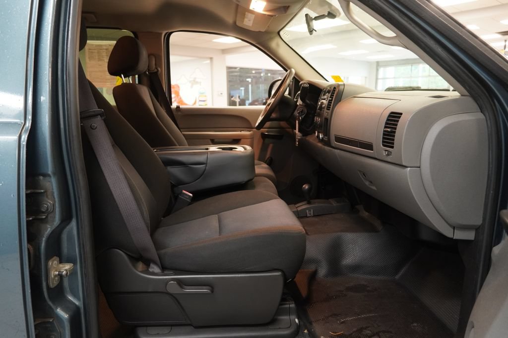 Used 2010 Chevrolet Silverado 1500 W/T AWD/4WD image 23