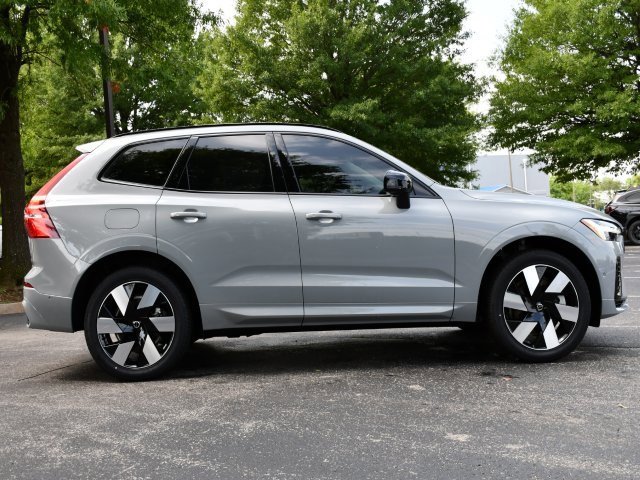 New 2025 Volvo XC60 T8 Plus w/ Protection Package Premier image 8