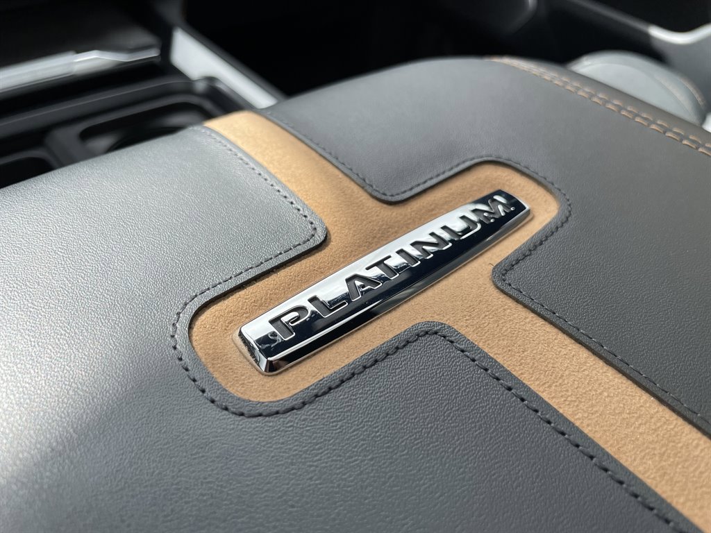 Used 2023 Ford F450 Platinum w/ FX4 Off-Road Package image 30