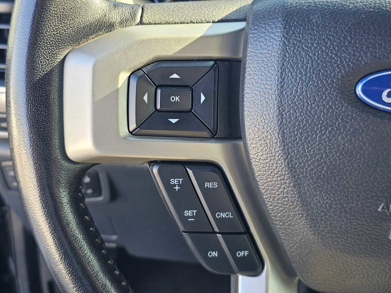 Used 2022 Ford F250 Lariat w/ FX4 Off-Road Package image 27