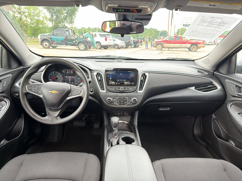 Used 2025 Chevrolet Malibu LT FWD image 32