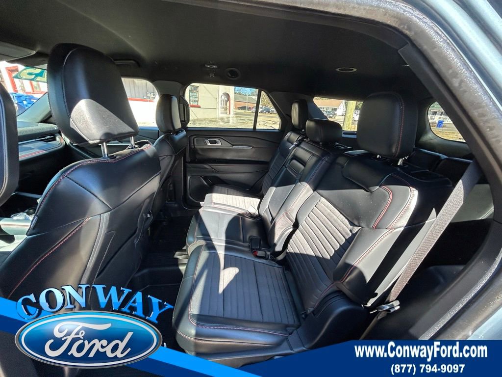 Used 2025 Ford Explorer ST-Line image 17