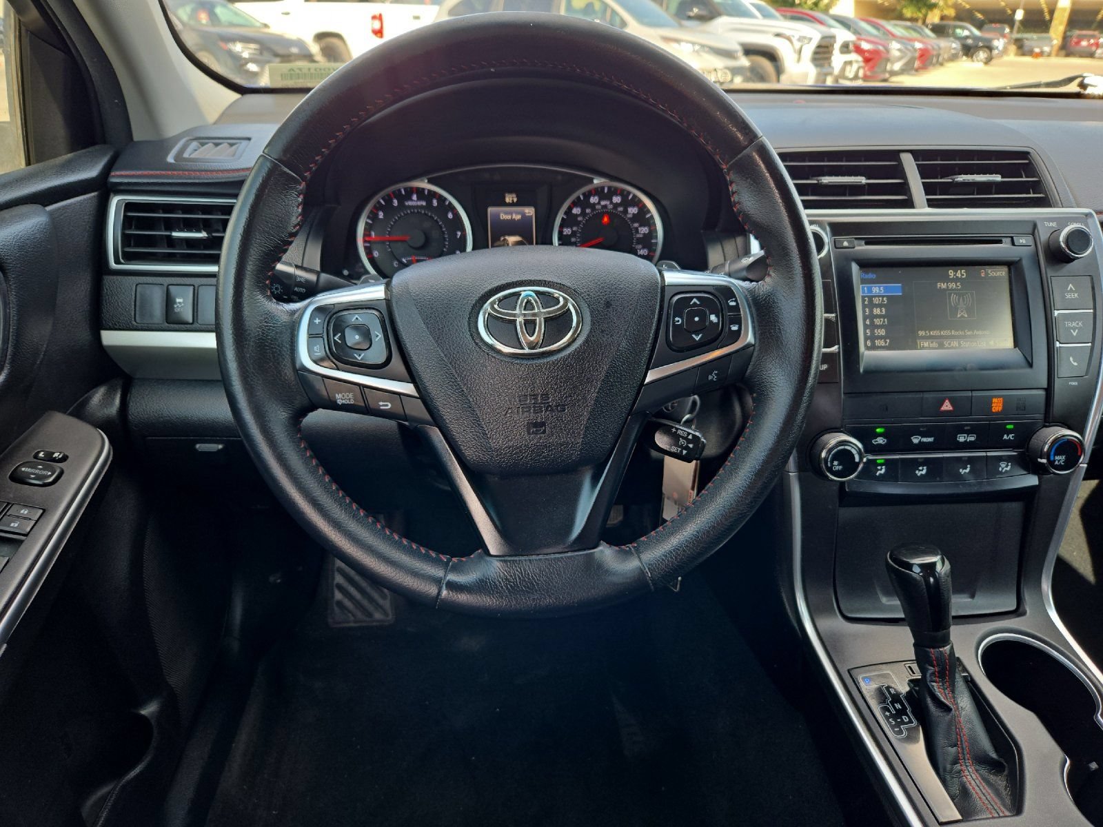 Used 2015 Toyota Camry SE FWD image 13