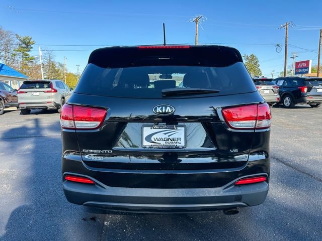 Used 2017 Kia Sorento LX image 7