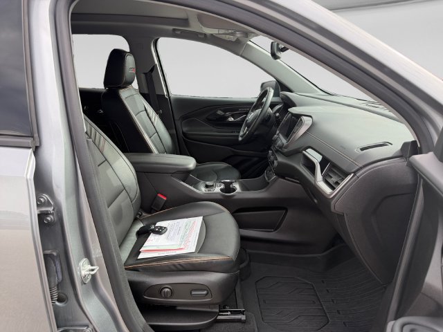 Used 2024 GMC Terrain AT4 w/ Tech Package AWD/4WD image 14
