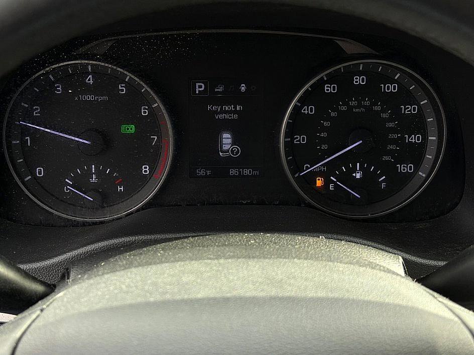 Used 2017 Hyundai Elantra Limited image 10