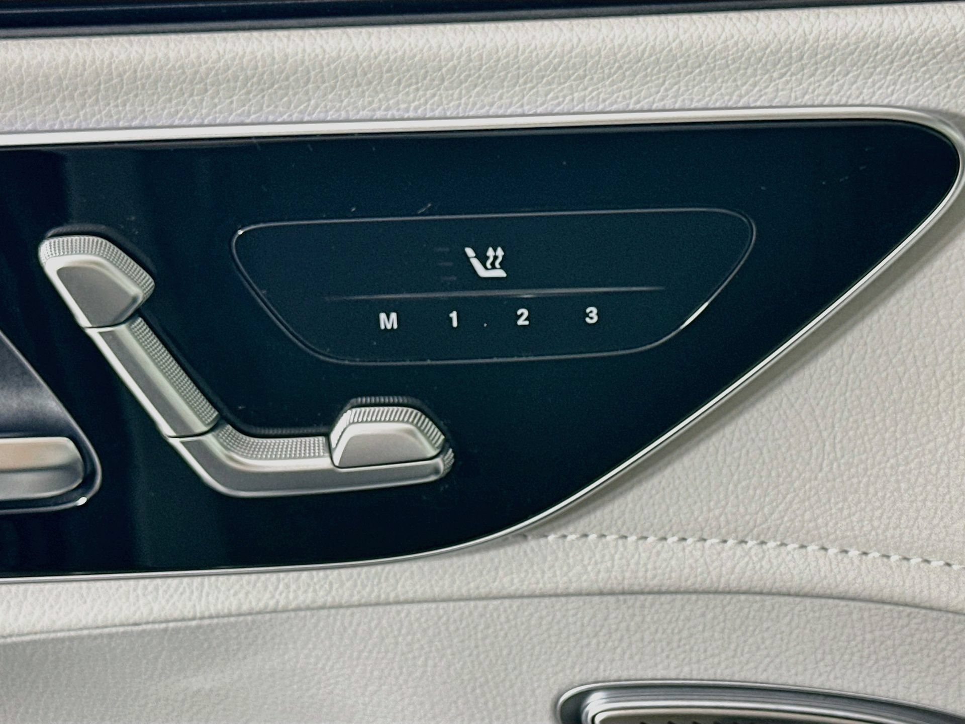 Certified 2023 Mercedes-Benz EQE 500 4MATIC SUV image 22