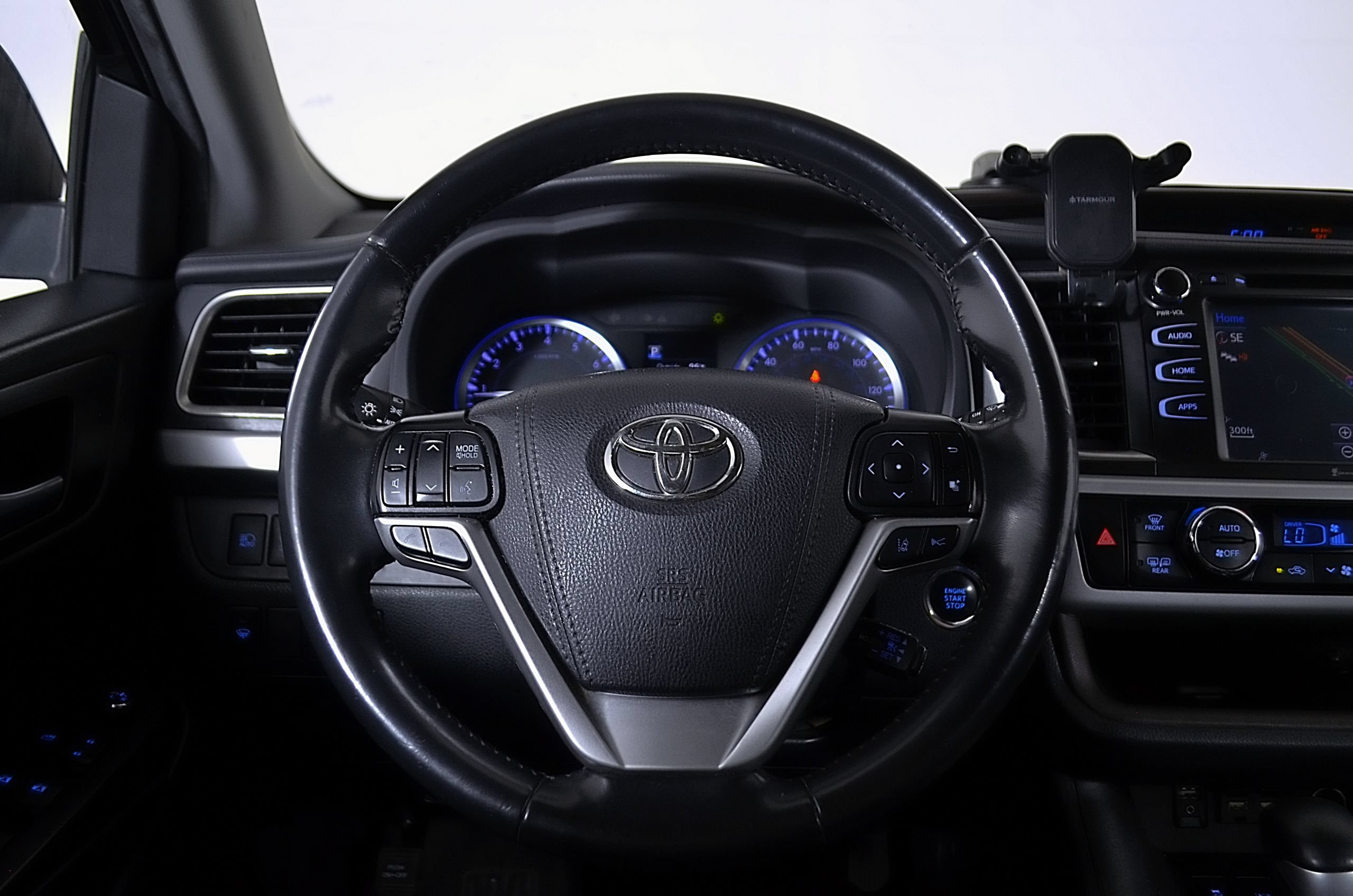 Used 2019 Toyota Highlander XLE AWD/4WD image 28