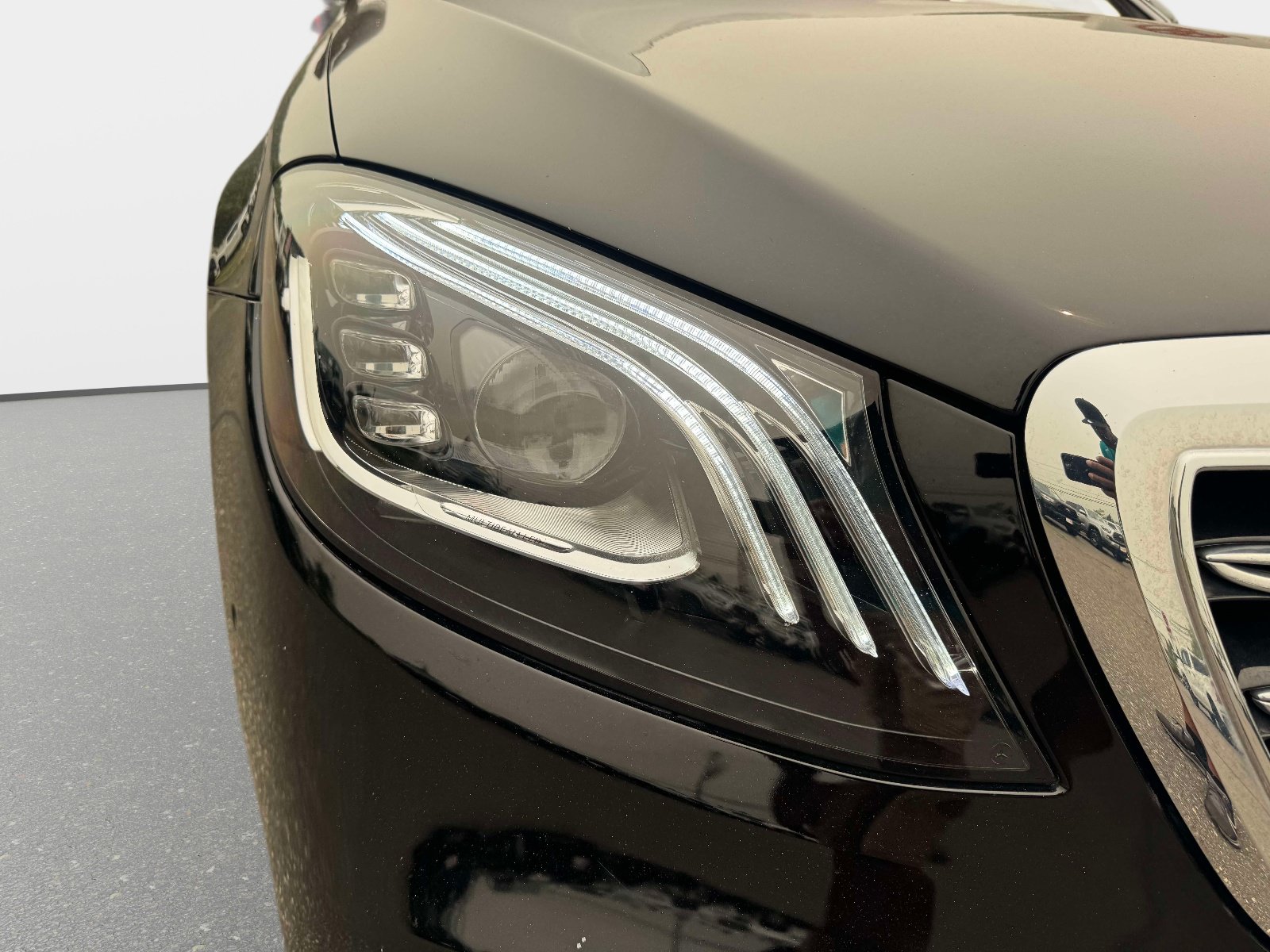 Used 2020 Mercedes-Benz S 450 4MATIC Sedan w/ AMG Line Exterior image 7