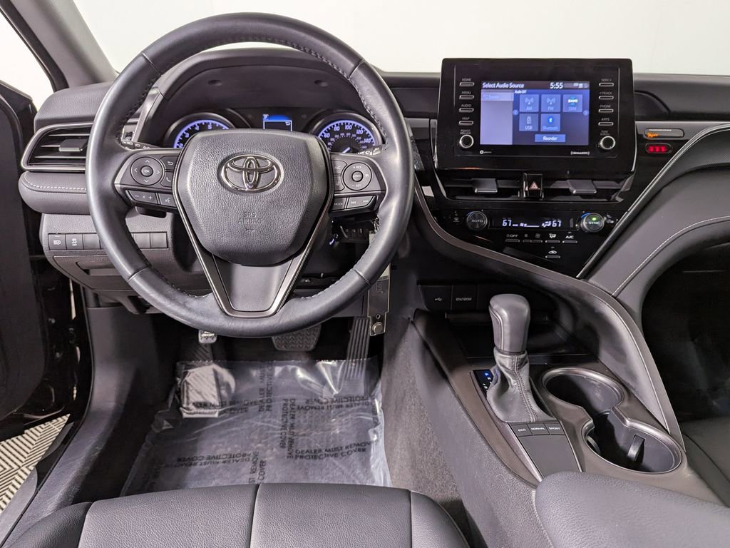 Used 2023 Toyota Camry SE image 16