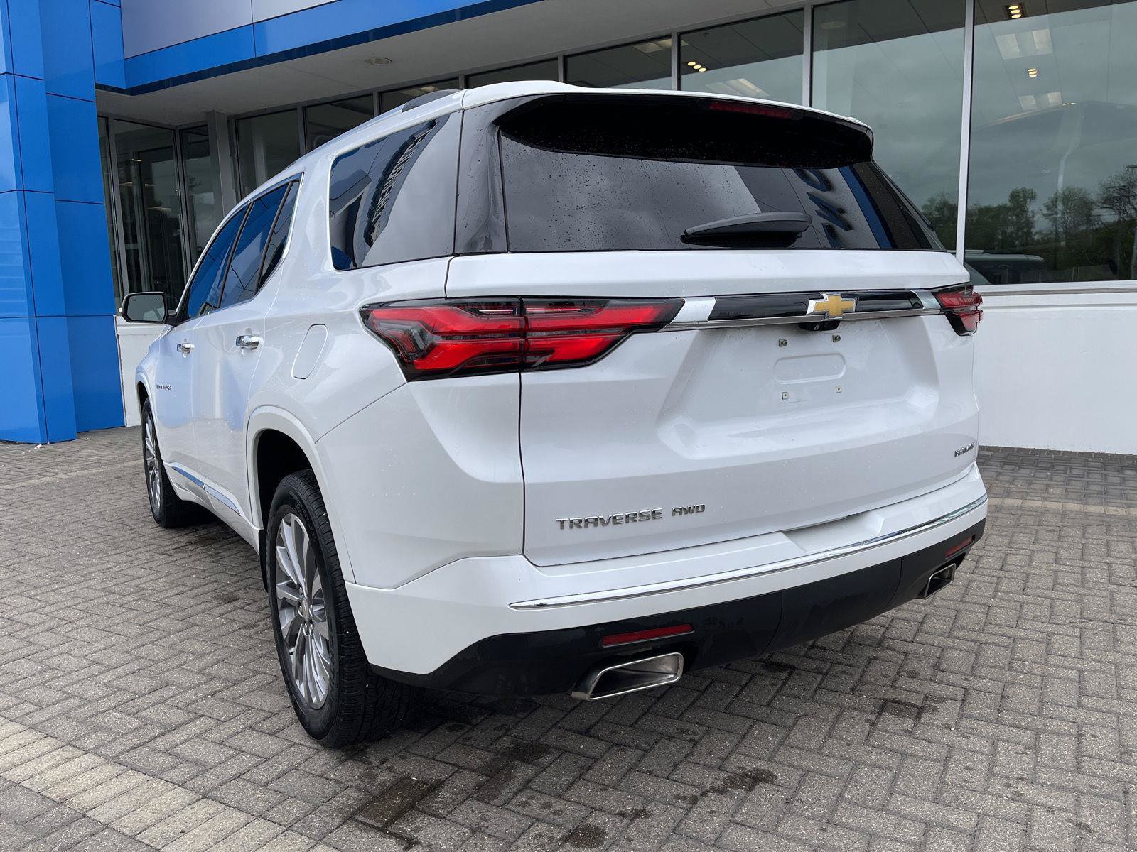 Used 2023 Chevrolet Traverse Premier w/ LPO, Floor Liner Package AWD/4WD image 3