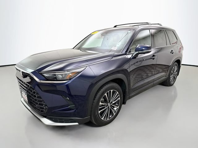 Used 2024 Toyota Grand Highlander AWD Hybrid image 3