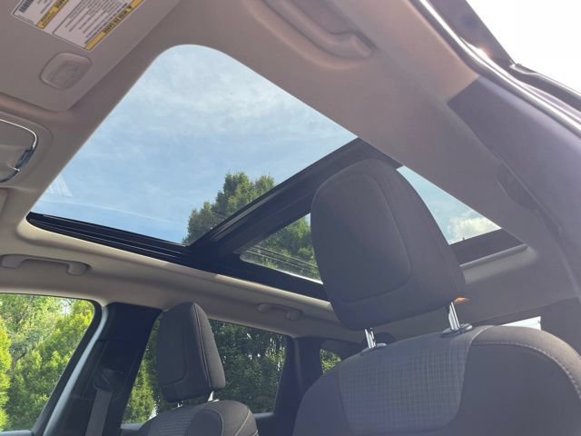 Used 2017 Jeep Cherokee Latitude w/ Comfort/Convenience Group AWD/4WD image 23