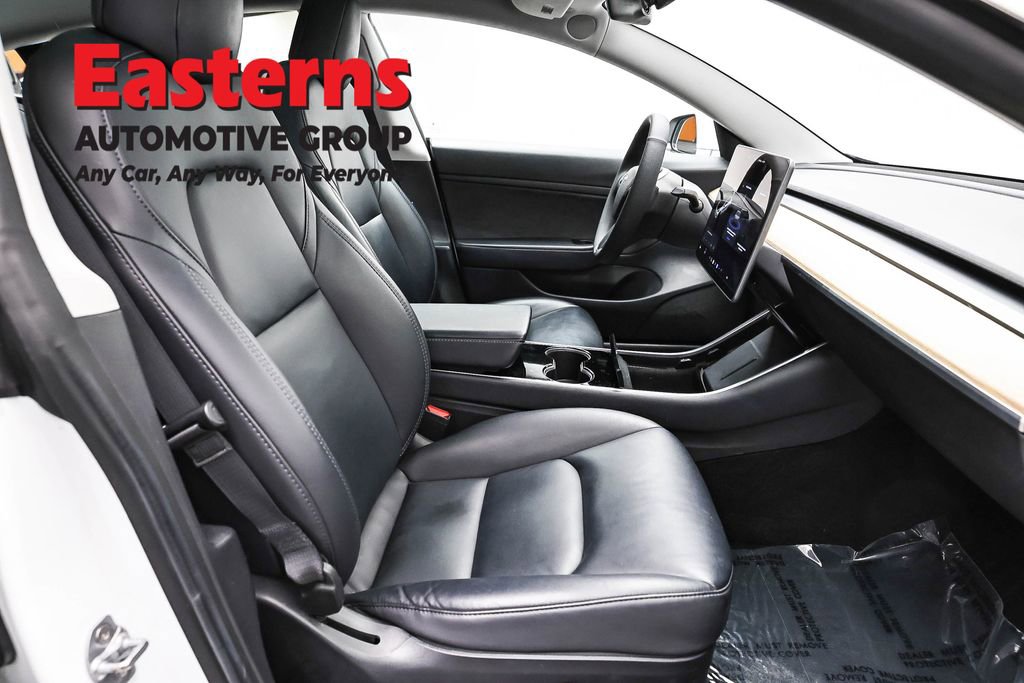 Used 2020 Tesla Model 3 Standard Range RWD image 18