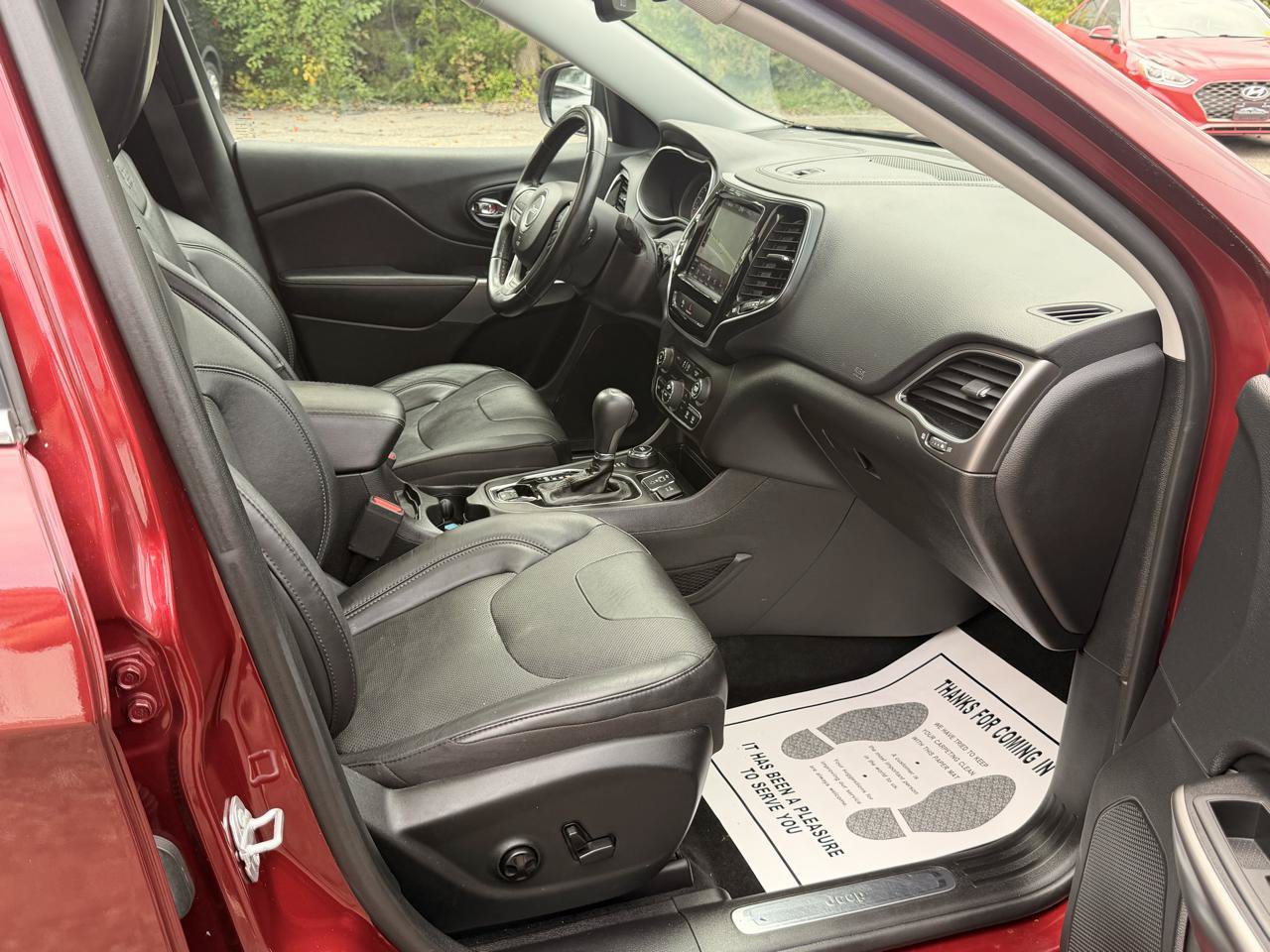 Used 2019 Jeep Cherokee Limited AWD/4WD image 25