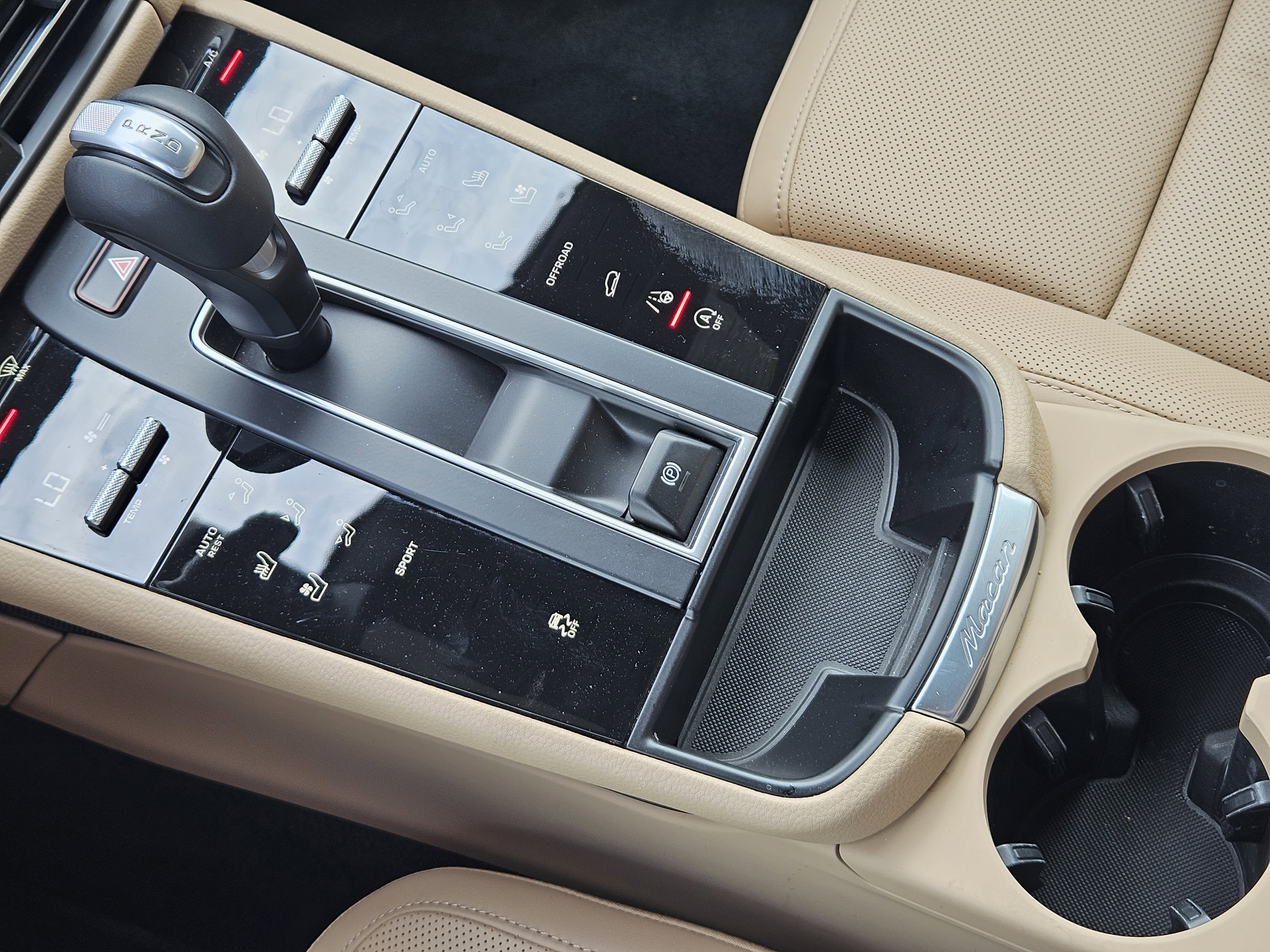 Certified 2026 Porsche Macan image 20