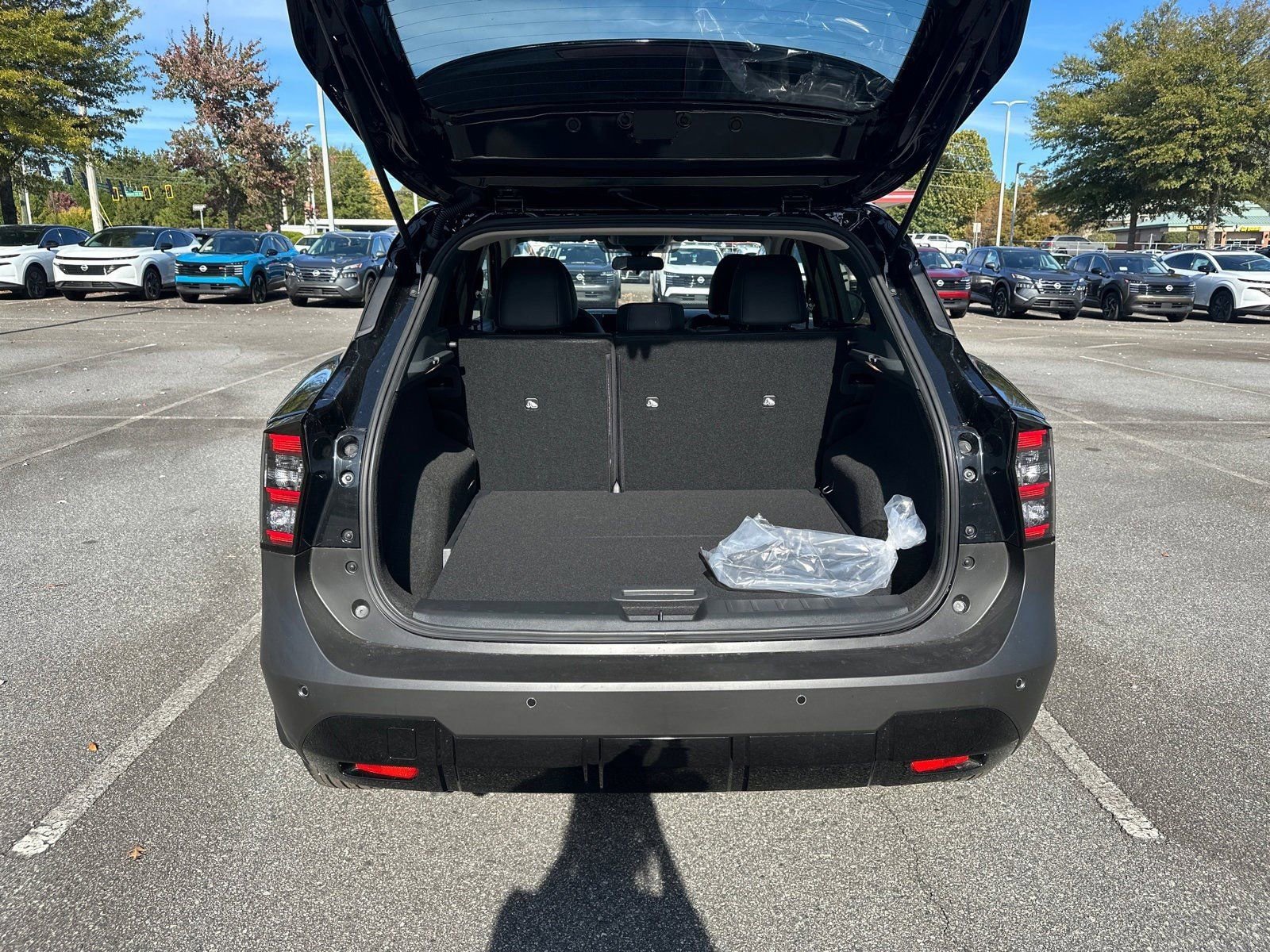 New 2026 Nissan Kicks SR image 18