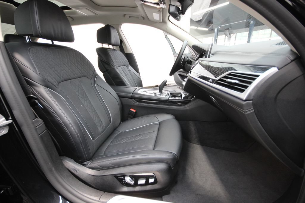 Used 2022 BMW 740i xDrive w/ Premium Package AWD/4WD image 44