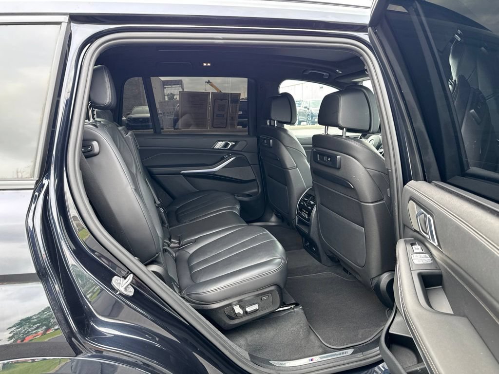 Used 2022 BMW X7 xDrive40i w/ M Sport Package AWD/4WD image 40