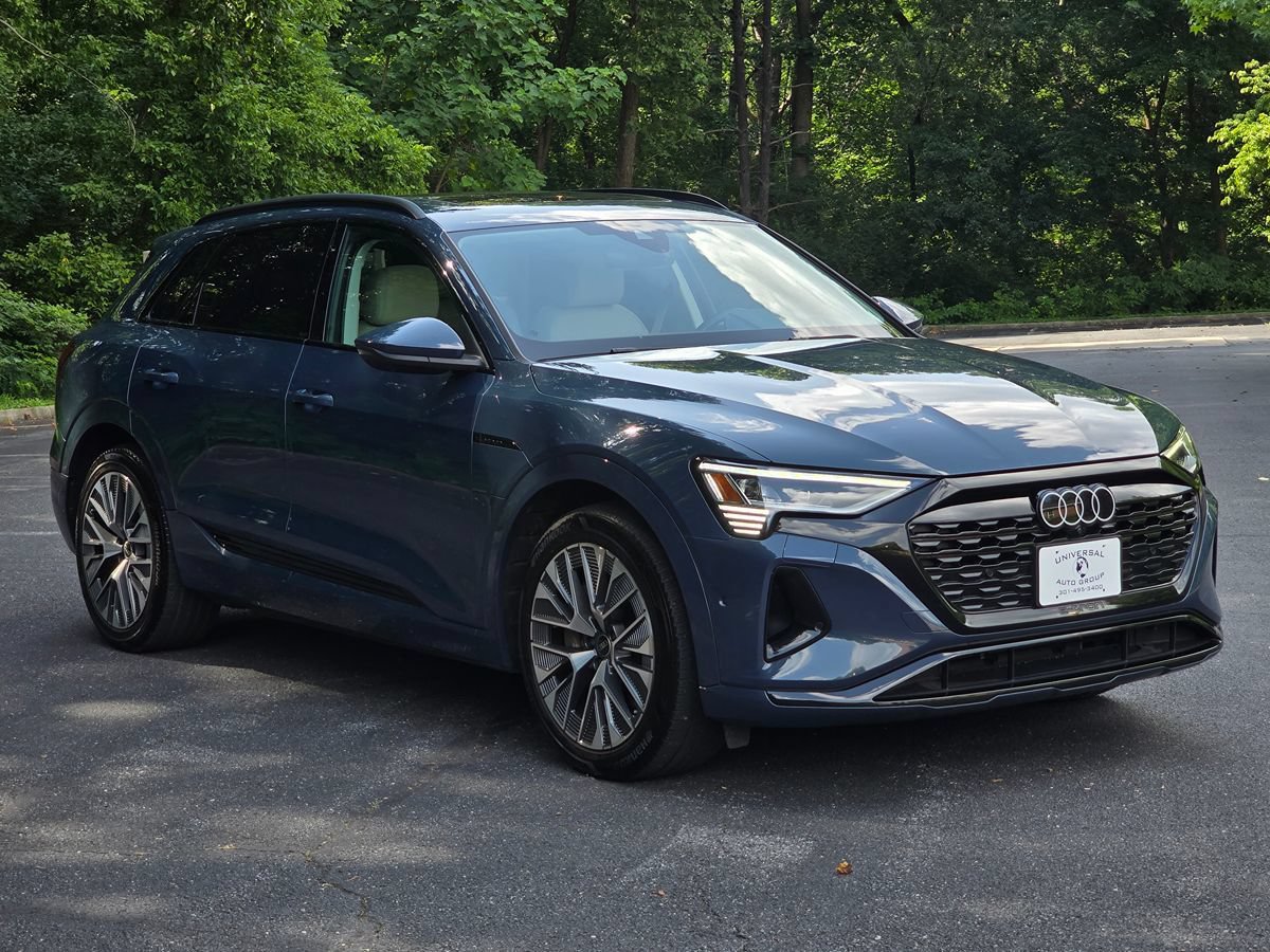 Used 2024 Audi Q8 e-tron Prestige w/ Prestige Package AWD/4WD image 8
