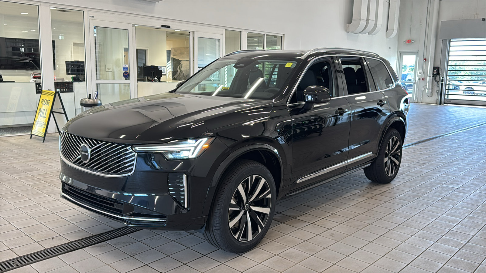 New 2026 Volvo XC90 B5 Core AWD/4WD image 9