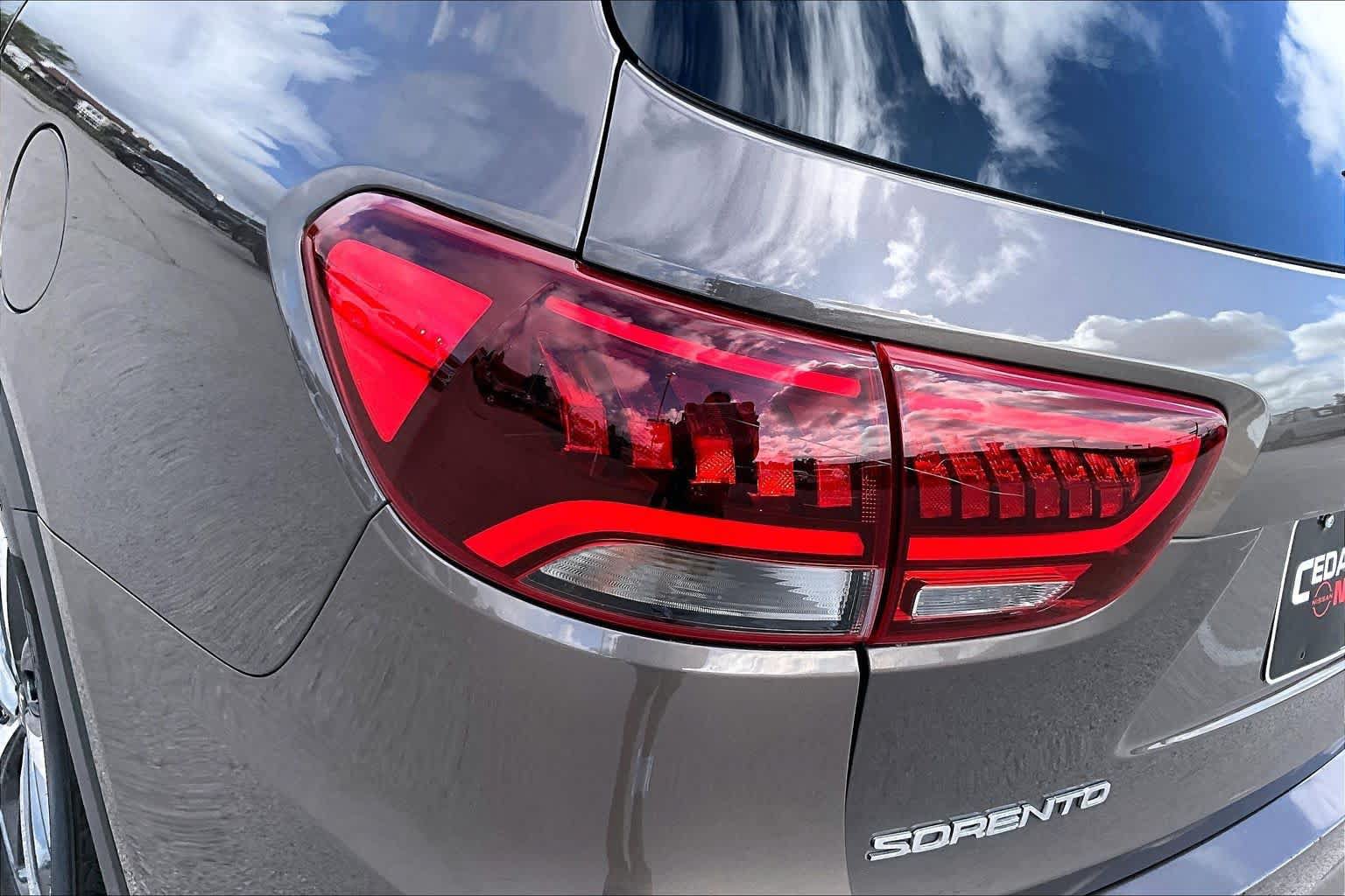 Used 2019 Kia Sorento EX FWD image 28