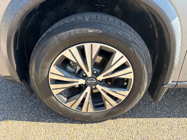 Certified 2023 Nissan Rogue SV FWD image 16