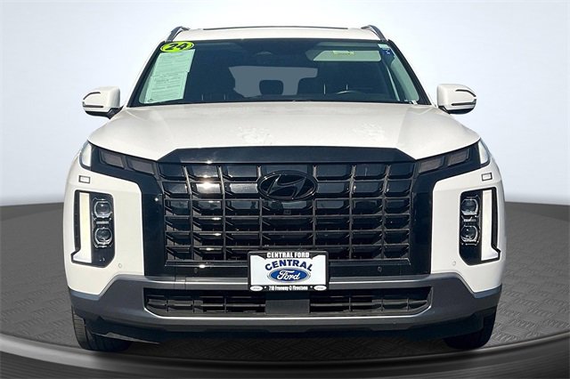 Used 2024 Hyundai Palisade Limited image 3