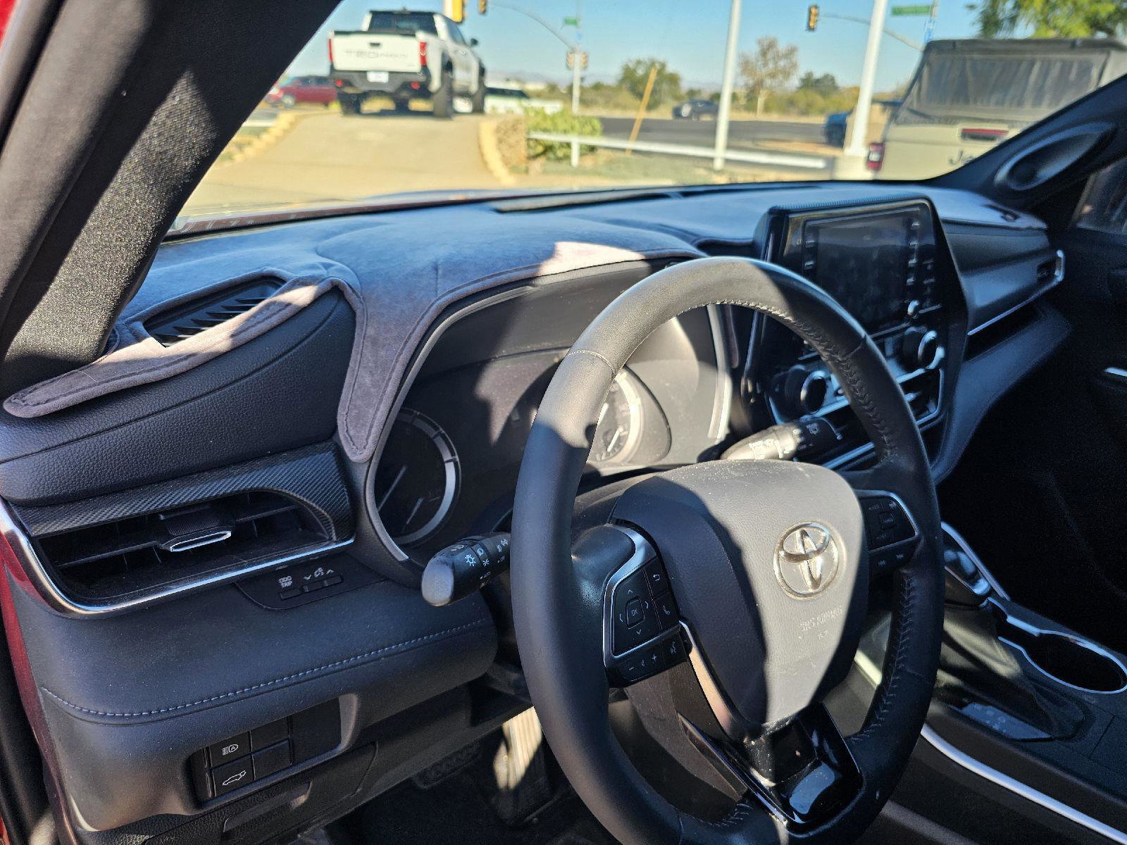 Used 2021 Toyota Highlander XSE image 18