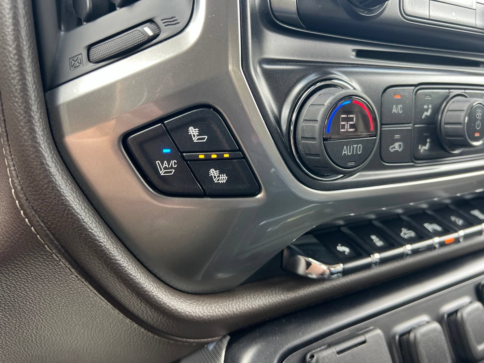 Used 2015 Chevrolet Silverado 2500 LTZ w/ Duramax Plus Package AWD/4WD image 18