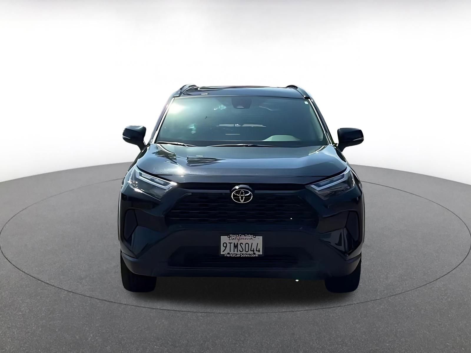 Used 2025 Toyota RAV4 XLE w/ Convenience Package AWD/4WD image 4