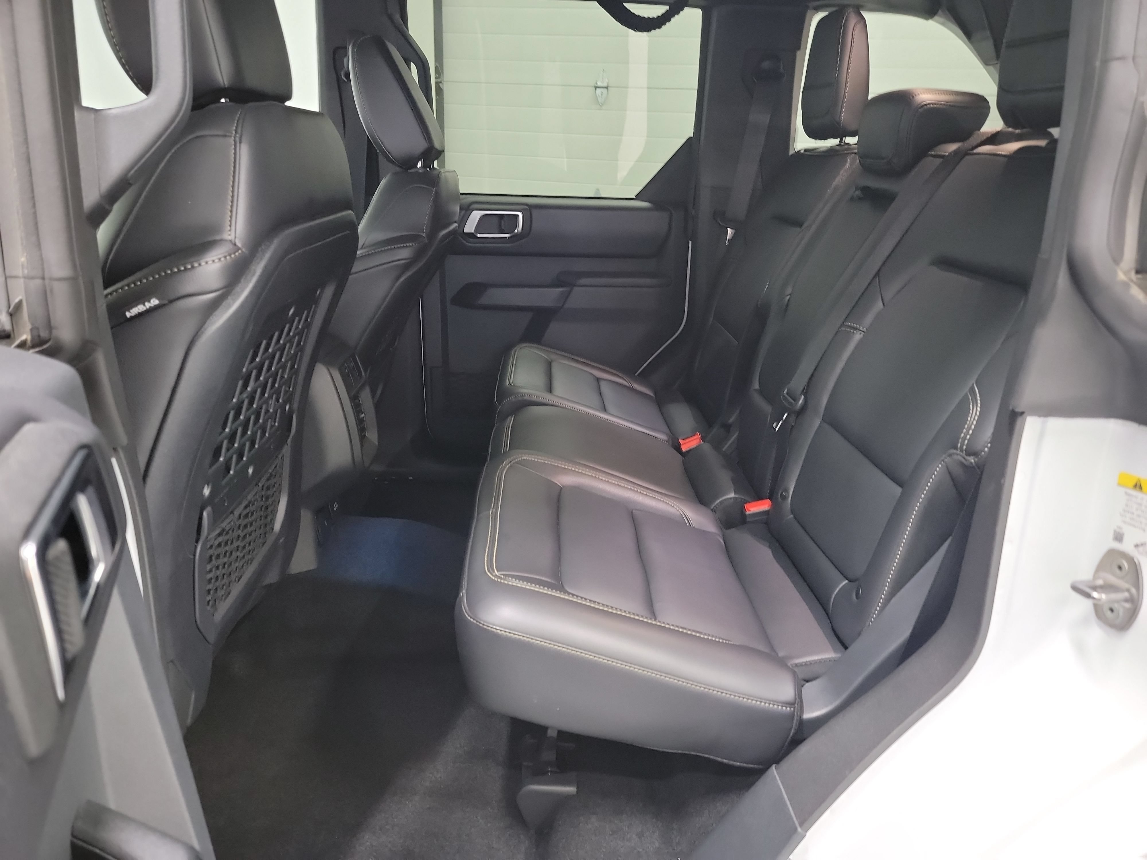 Used 2025 Ford Bronco Badlands AWD/4WD image 28