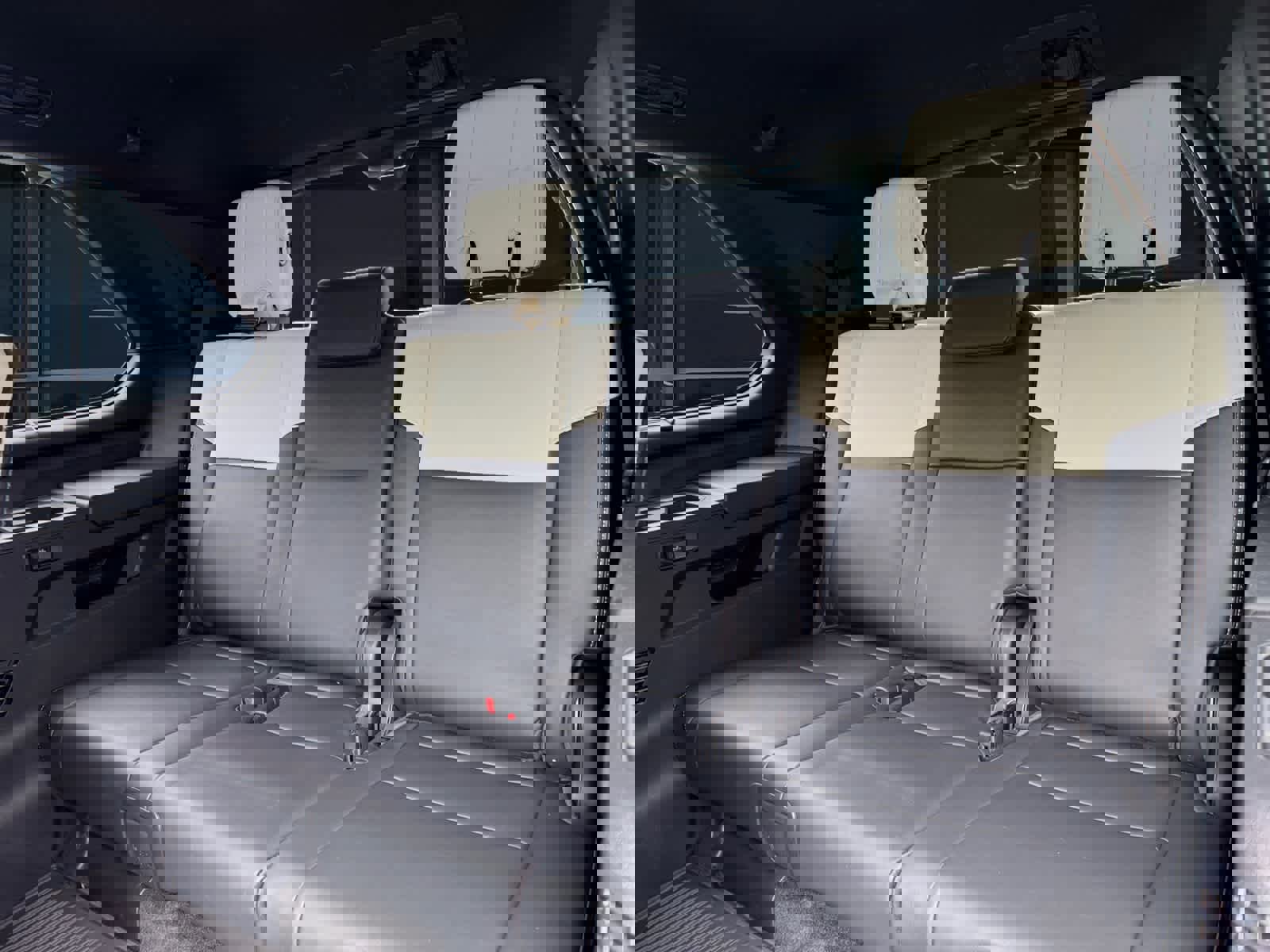 Used 2023 Toyota Sequoia Capstone AWD/4WD image 17